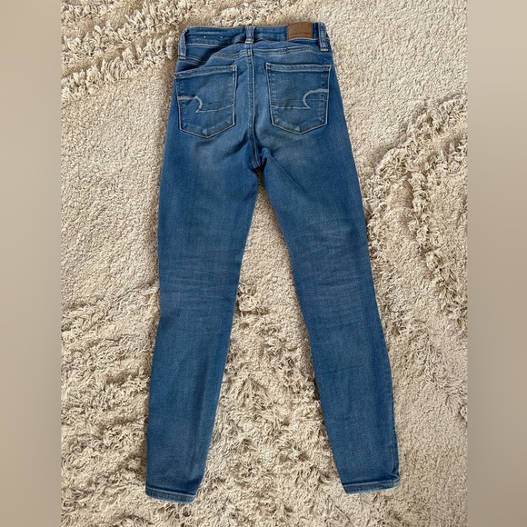 American Eagle , Super High-Rise Jegging, Button fly, (next level stretch) - Picture 2 of 3